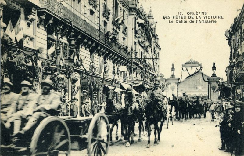 Les fêtes de la Victoire. Le défilé de l'Artillerie, 1919 (2Fi1656)