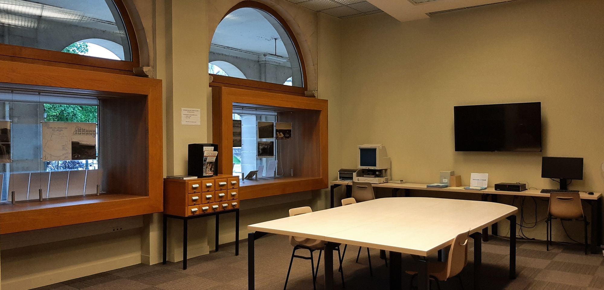 Salle de consultation des Archives d'Orléans 
