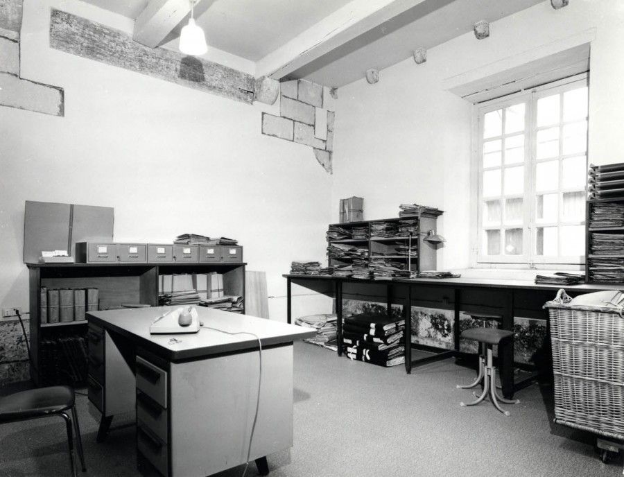 Bureau de l'archiviste municipal dans le Campo Santo en 1973, cliché AD45 (AMO, 3Fi2592).