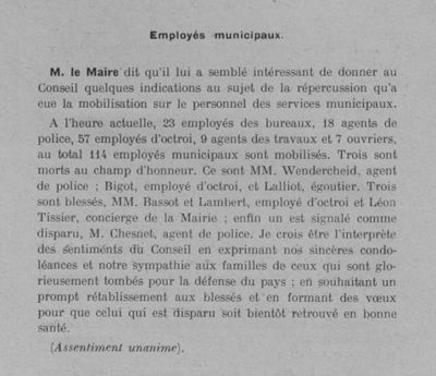 Extrait du registre de délibération de 1915 : situation du personnel municipal (1D104)
