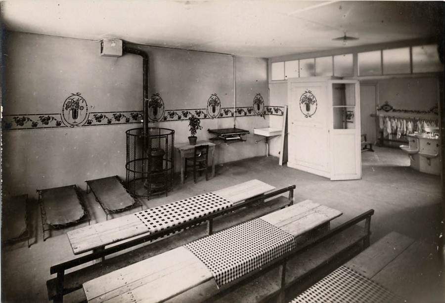 Dortoir non identifiée (3Fi797).