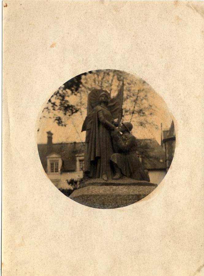 Un monument aux Morts situé dans le Loiret ?