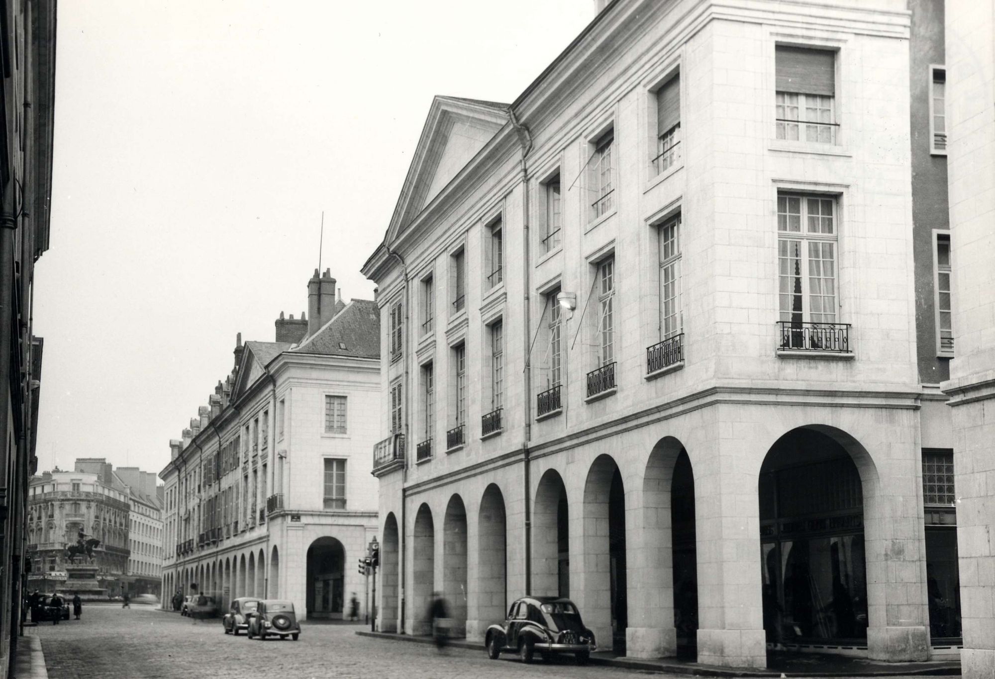D'une rue anéantie, à la Reconstruction