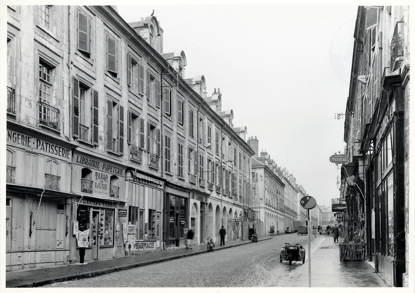 La rue Royale : avec ou sans arcades ?