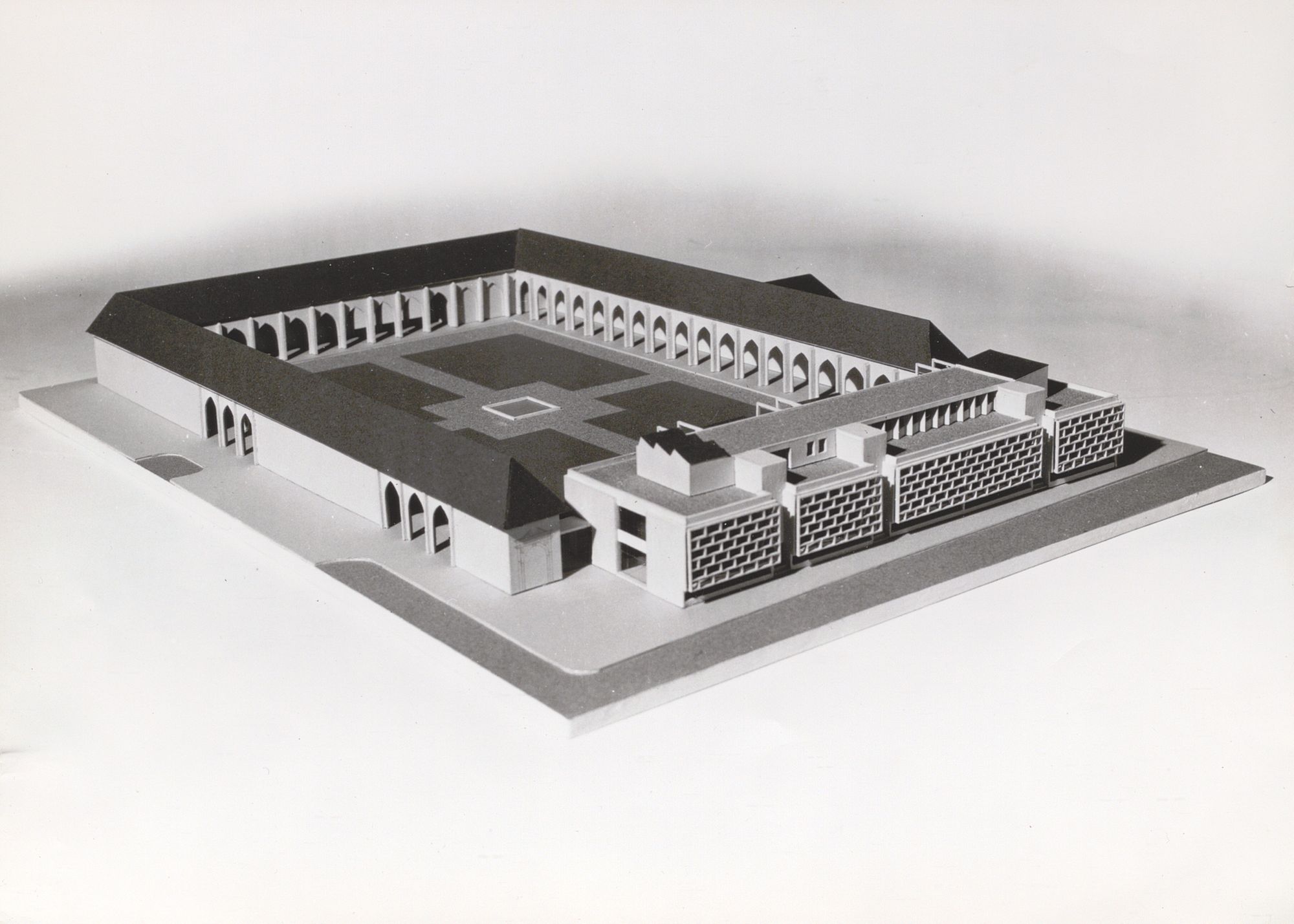 Une nouvelle école : 1971