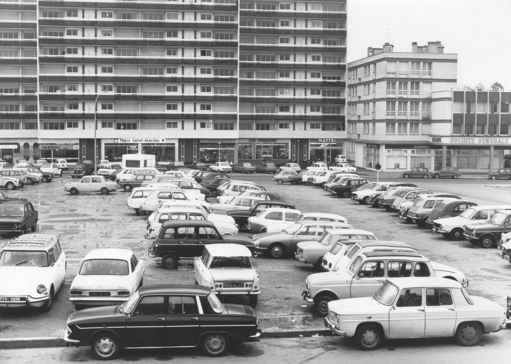 La ville et l'automobile : stationnements et parkings