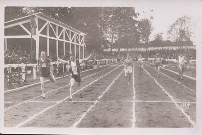 Orléans - Stade de la Vallée. Course d'athlétisme sur le terrain d'honneur [1936] (AMO, 13M267)